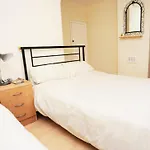 Cozy2Bed Apartment Near City Center