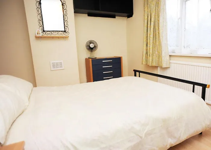Cozy2Bed Apartment Near City Center